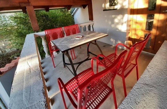 Apartment Robi - 100 meters to the beach A3(4) - Donji Karin, Zadar riviera, Croatia