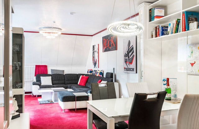 Apartment 'Rot-weiss' with Private Terrace and Wi-Fi