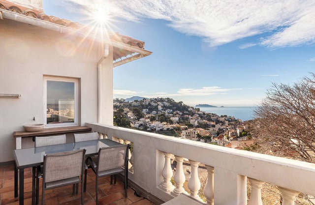 Apartment 'Roucas Blanc Vue Mer Exceptionnelle' with terrace, Wi-Fi and Air Conditioning