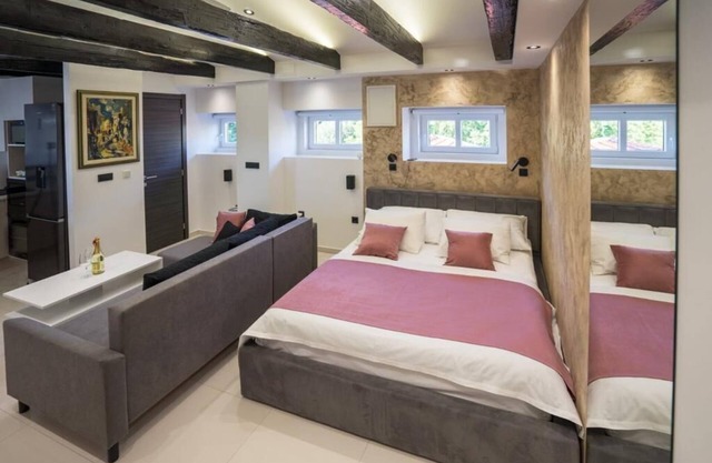 Apartment Royal studio (85900-A1) - Rijeka
