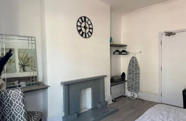 Apartment - Sleeps 2 - Parking - WiFi
