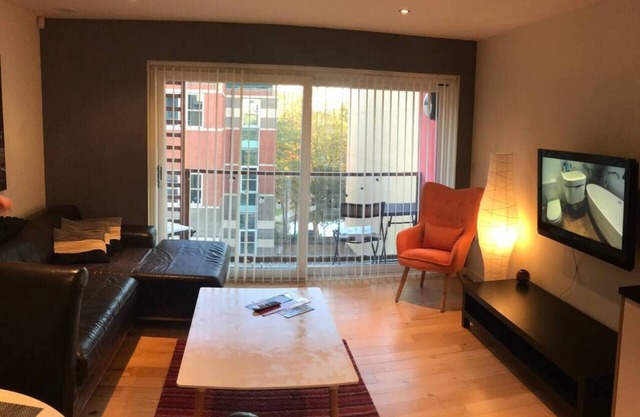 Apartment-sleeps4-balcony-parking-petsok