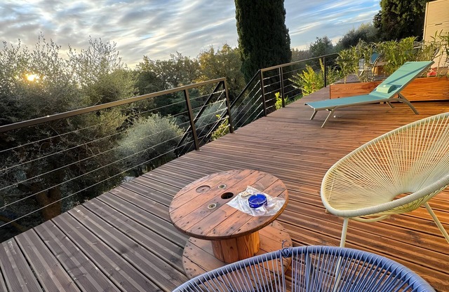 Apartment 'Soleil Et Oliviers' with Mountain View, Wi-Fi and Air Conditioning