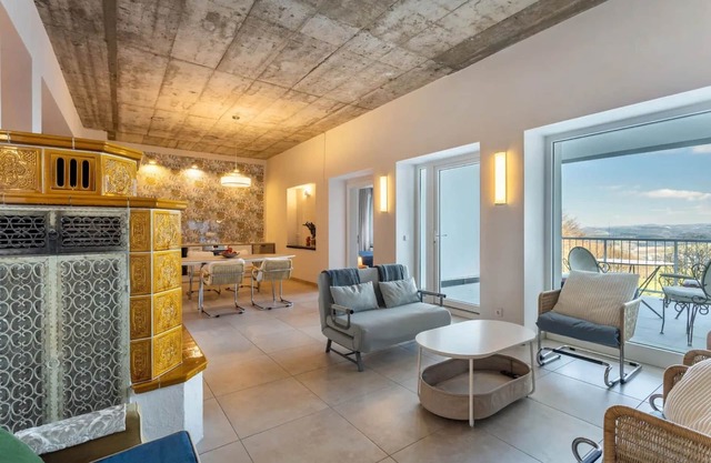 Apartment 'Suiten Im Alten Berghotel Franziska' with Mountain View, Shared Garden and Wi-Fi