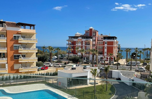 Apartment 'Sun Garden' with Sea View, Wi-Fi & A/C