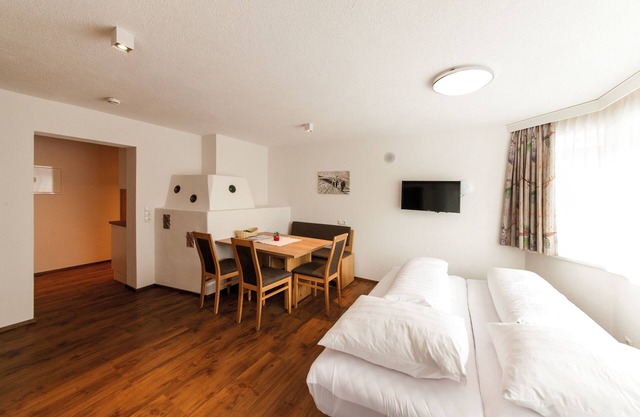 Apartment 'Top 1 Galzig' with Mountain View, Private Garden and Wi-Fi