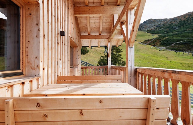 Apartment 'Upper Floor' with Mountain View, Shared Terrace and Wi-Fi