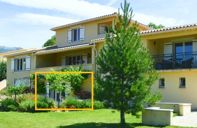 Apartment 'Villa Fleury Studio' with Mountain View, Private Terrace and Wi-Fi