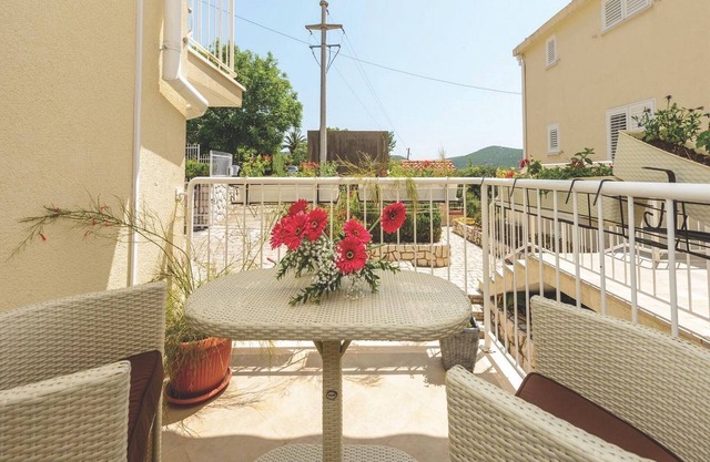 Apartment Viva la Vita - Two-Bedroom Apartment with Shared Pool
