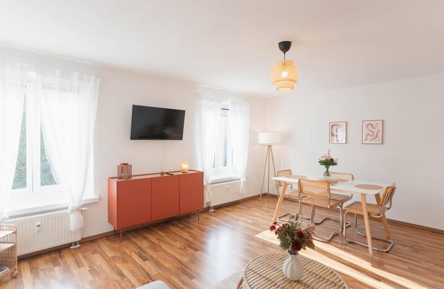 Apartment 'Wellness Lounge Am Bauhausmuseum' with Balcony and Wi-Fi