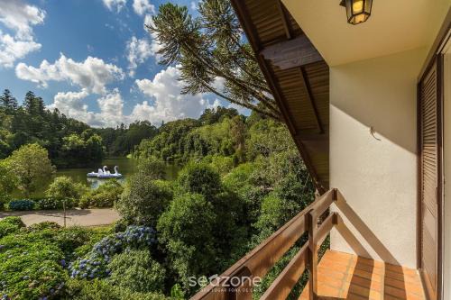 Apartment with 2 Bedrooms and Lake View RLA0201