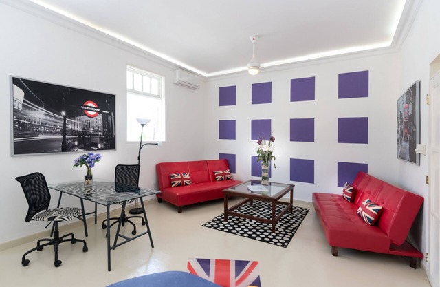 Apartment with 2 Bedrooms, Pool & Jacuzzi in Hotel
