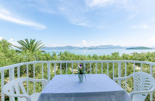 Apartment with balcony and sea view