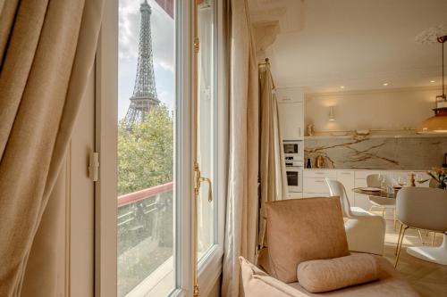 Apartment with Eiffel Tower view