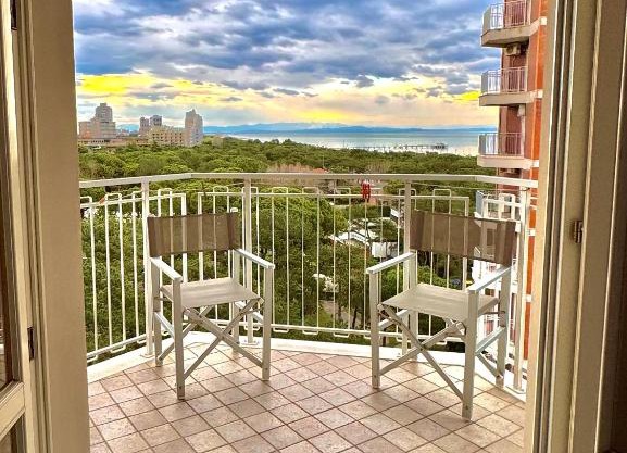 Apartment with stunning sea view - Wi-Fi, free parking, large terrace and comfort