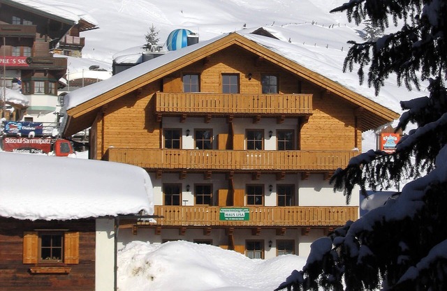 Apartment with sauna for 6 people in Königsleiten/Zillertal Arena