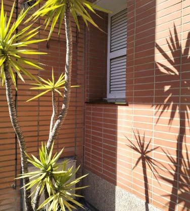 Apartment with separate entrance and private parking
