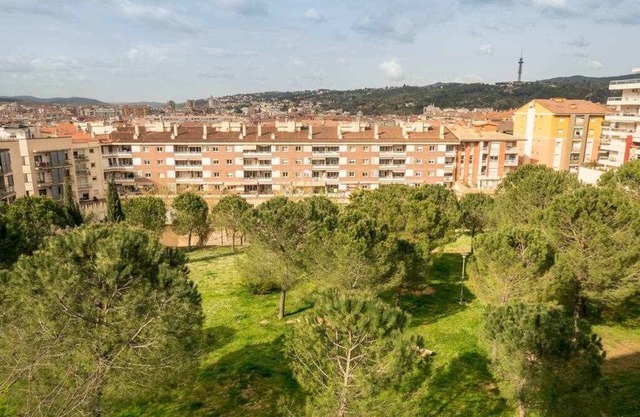 Apartment with terrace and private parking, Girona