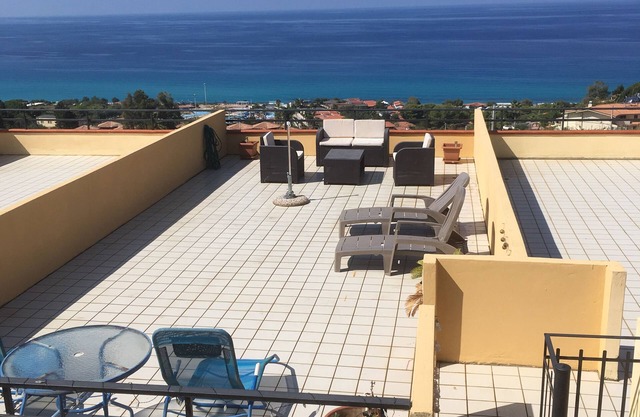 Apartment with views of Sunset in Tropea clear days can see Stomboli