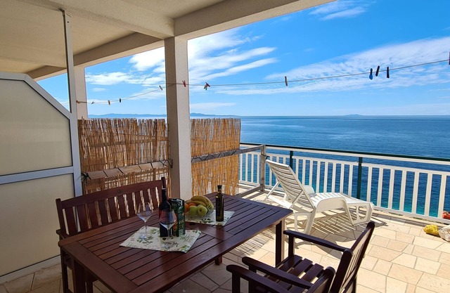 Apartments Ana i Ante Punta (95061-A4) - Milna - island Hvar