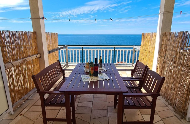 Apartments Ana i Ante Punta (95061-A5) - Milna - island Hvar