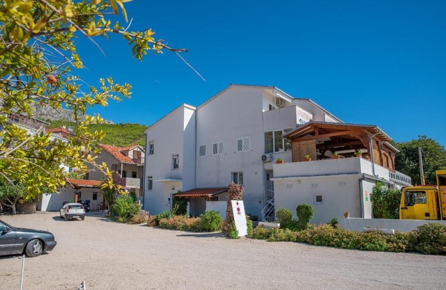Apartments by the sea Sumpetar, Omis - 2808