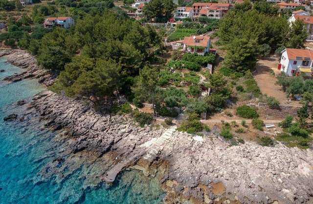 Apartments by the sea Zavala, Hvar - 2061