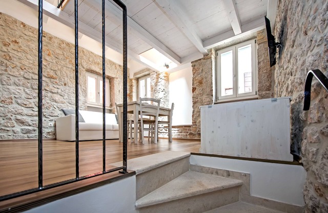 Apartments Casa Roccia Bianca