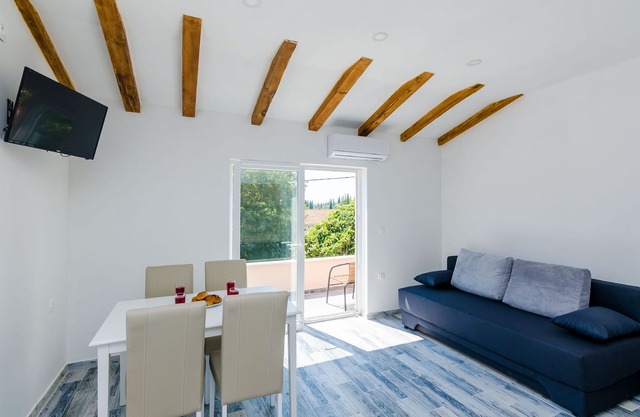 Apartments Dubrovnik Airport - One Bedroom Apartment with Balcony No. 1