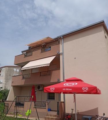 Apartments Feral