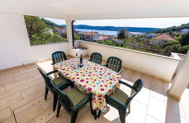 Apartments Grozdana (86221-A2) - Zverinac