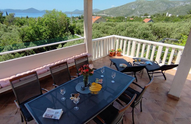 Apartments Kola - Two Bedroom Apartment with Terrace and Sea View (1)