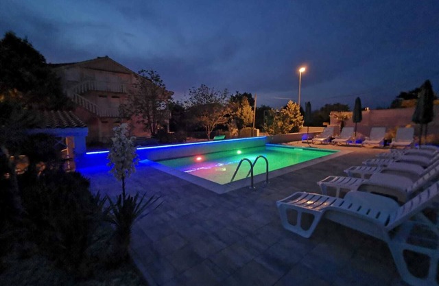 Apartments Lea with pool