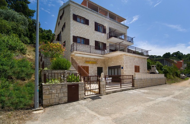 Apartments Marija, (13468), Brna, hr