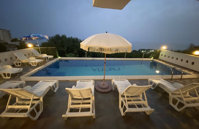 Apartments & Rooms Rozana
