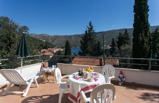 Apartments Tramonto - Studio Apartment with Balcony and Sea View