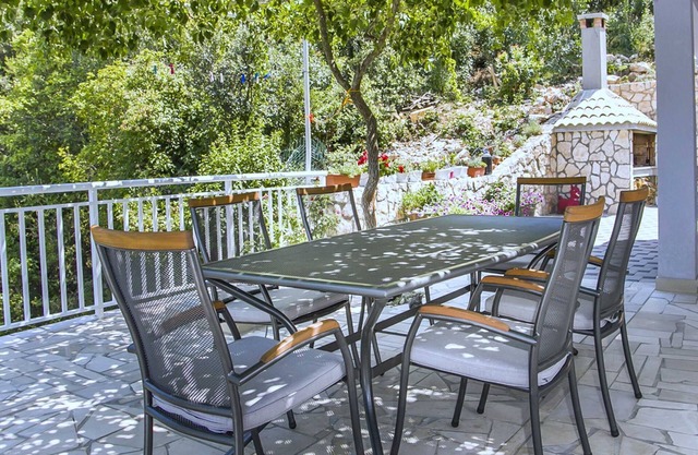 Apartments Vesela - Comfort One Bedroom Apartment with Balcony and Sea View