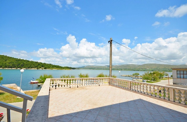 Apartments Vila Punta (10691-A4) - Jadrtovac