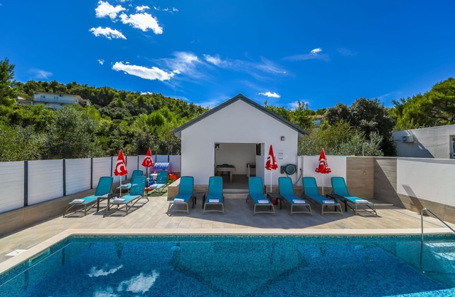 Apartments Villa Niko (56251-A2) - Arbanija (Ciovo)