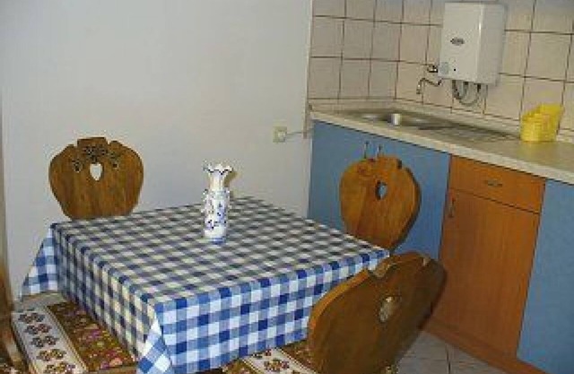 Apartments Vladimir (21671-A1) - Jadrtovac