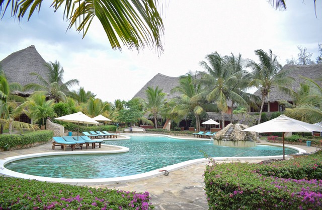 APARTMENTS WITH DIRECT BEACH ACCESS IN MALINDI, KENYA.