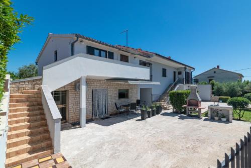 Apartments with parking spaces ski, Marcana - 24578