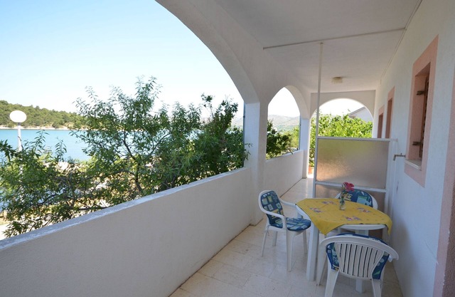 Apartments Zlatko (13601-A2) - Jadrtovac