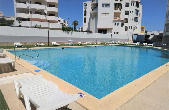 APARTYAL - Apartamento T1 com piscina, em Montechoro, Albufeira, Algarve