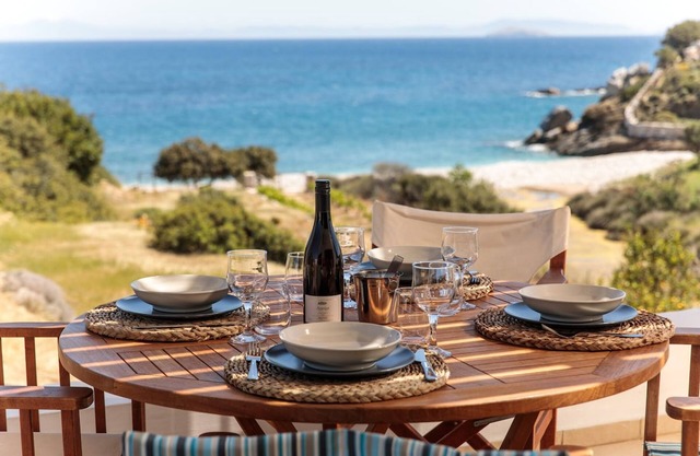 Apiliotis sunrise beach villa