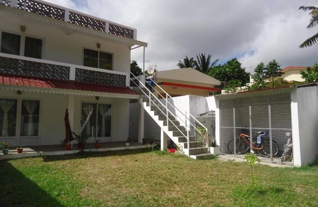 Appart'hôtel overlooking the garden