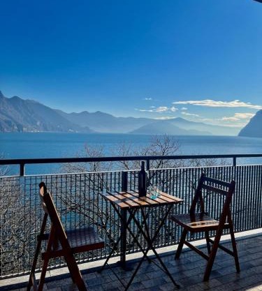 Appartamento sul Lago con Terrazza Panoramica