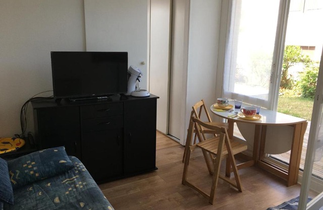 Appartement 2 pièces avec terrasse près de la plage - Merville-Franceville - FR-1-487-311