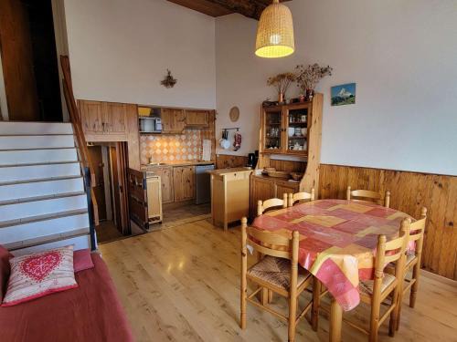 Appartement lumineux 6 pers, animaux admis, balcon sud, pieds des pistes - FR-1-393-181