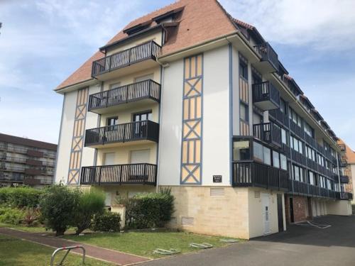 Appartement 2 pièces avec parking privé, à 2 pas de la plage - FR-1-712-94